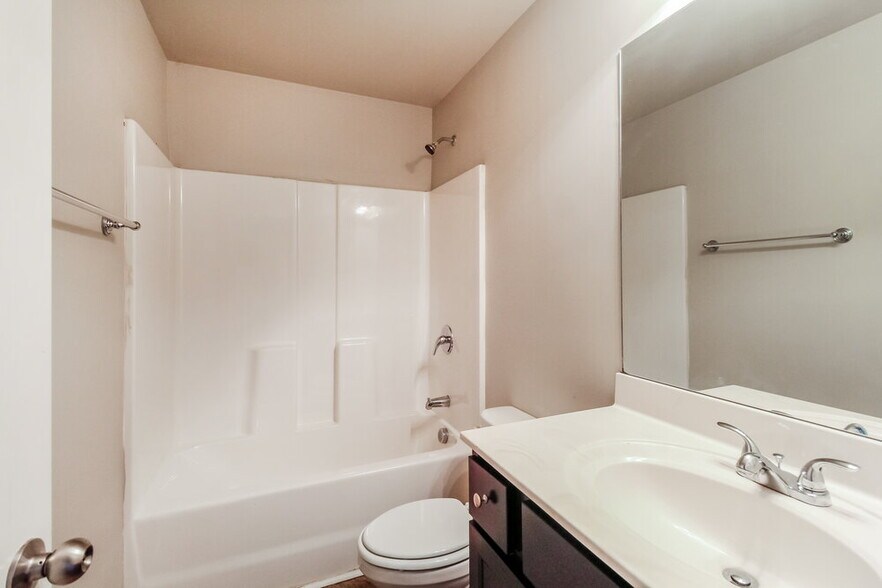 Building Photo - 203 Fern Walk