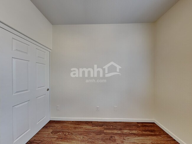 Building Photo - 40600 N Jay Ln