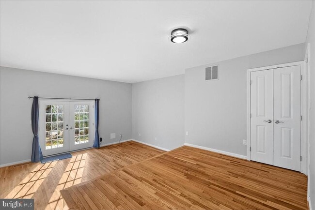 Building Photo - 2146 Golf Course Dr