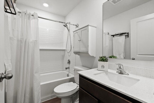 Building Photo - 343 Summit Cir