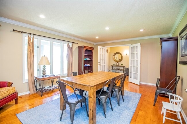 Building Photo - 107 NW Winfield Ln