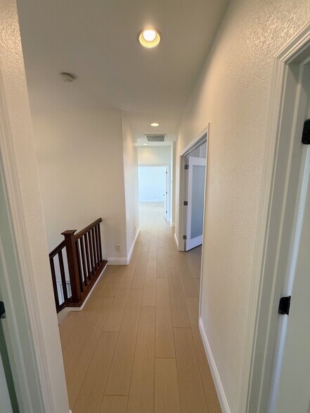Building Photo - 5424 Knotty Pine Way