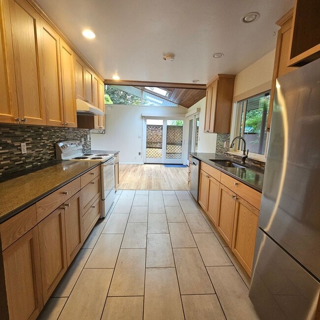 Building Photo - Private Bainbridge Island Retreat with Acreage & Modern Comforts