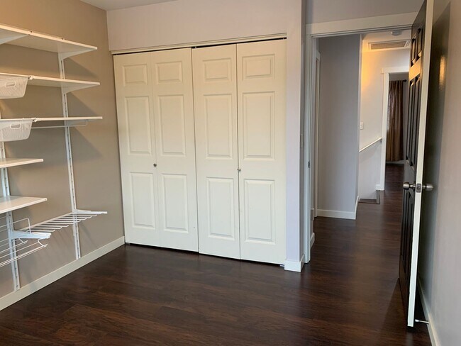 Building Photo - 5817 Pioneer Ridge Pl