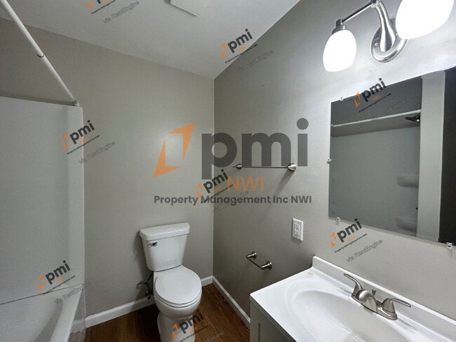 Building Photo - 1607 Monticello Park Dr