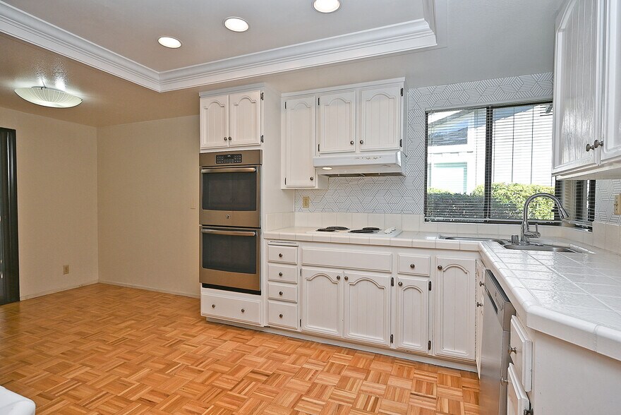 Building Photo - 200 Powhattan Ct