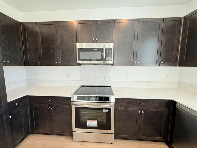 Building Photo - 10370 Bayson Wy