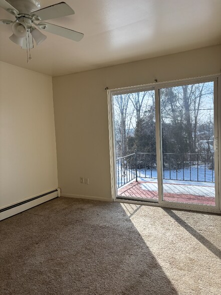 Building Photo - 156 Summit View Ct