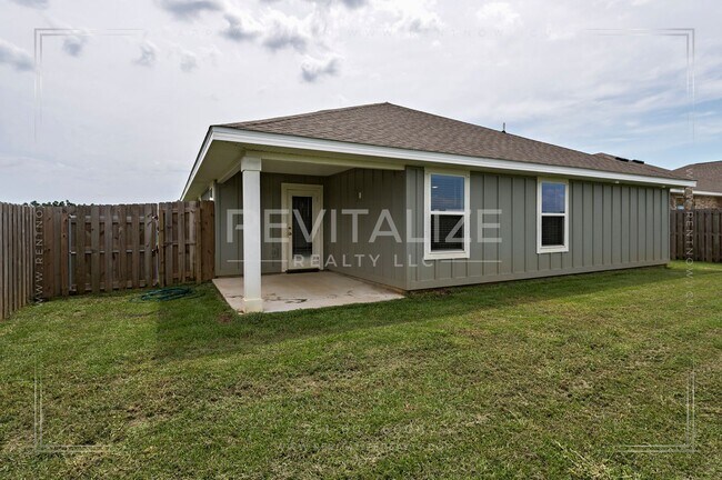Building Photo - 1097 Hayward Lp