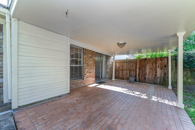 Building Photo - 4511 Alamo Ave