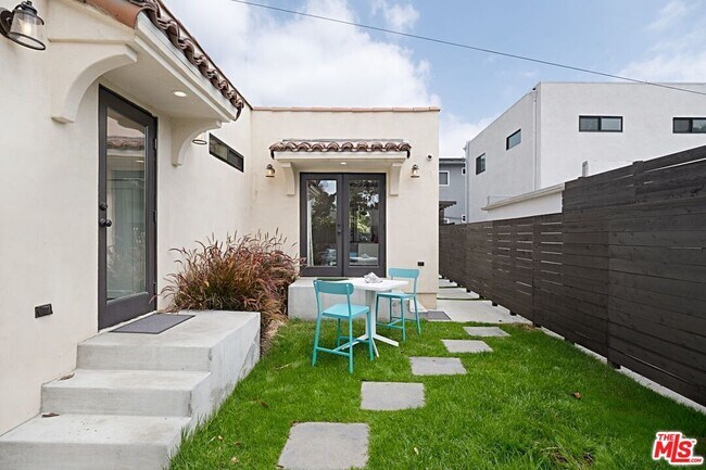 Building Photo - 8961 Cadillac Ave