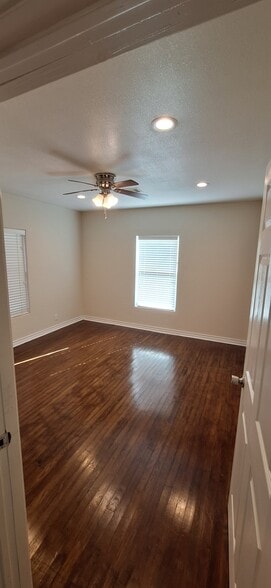 Building Photo - 7832 Elvera St