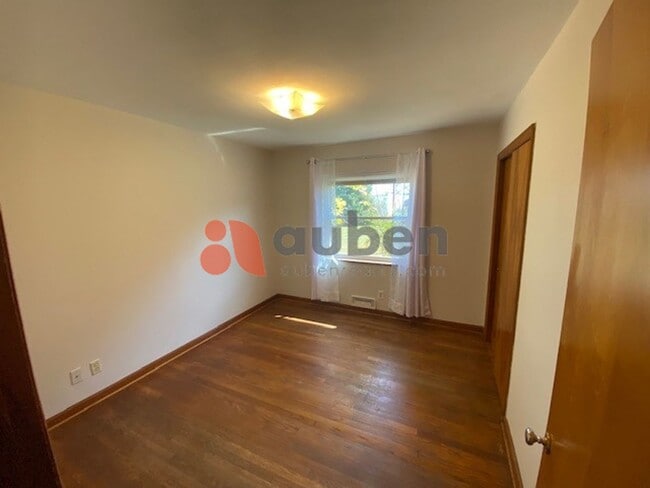 Building Photo - 2217 Hickory Valley Rd