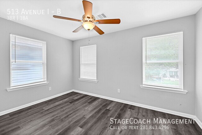Building Photo - 513 Avenue I