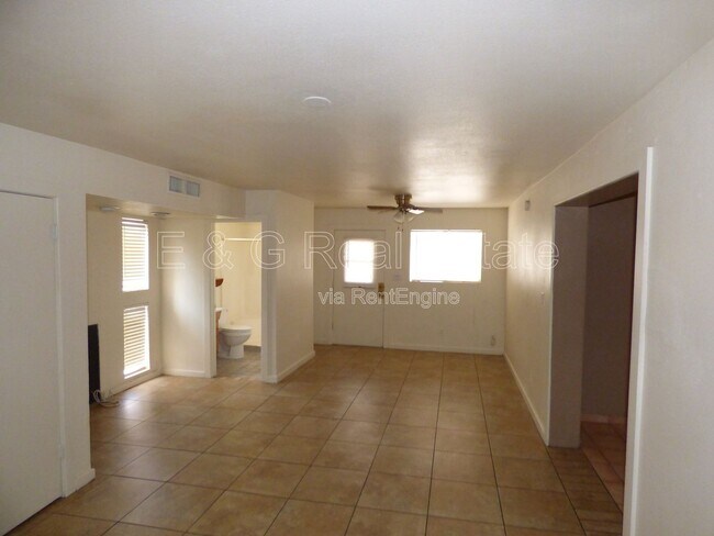 Building Photo - 1309 W 7th Pl