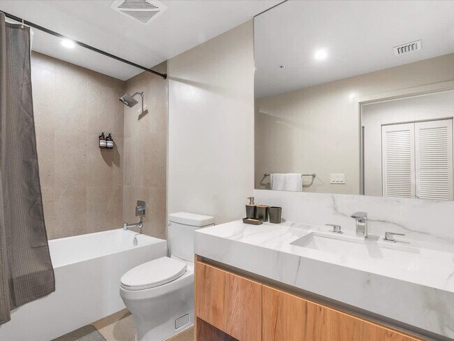 Building Photo - 11 NE 6th St