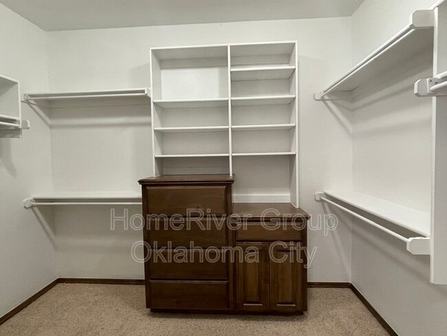 Building Photo - 5700 Shiloh Dr