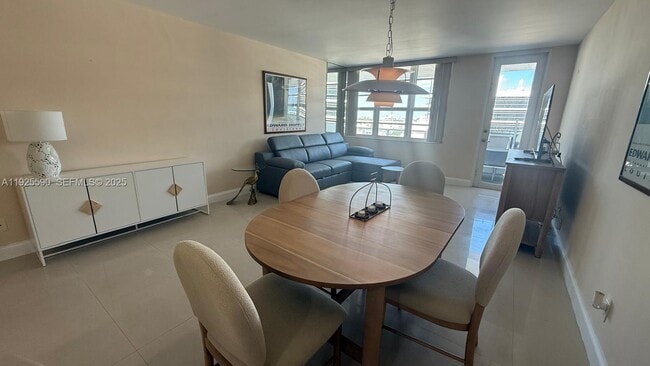 Building Photo - 100 Lincoln Rd