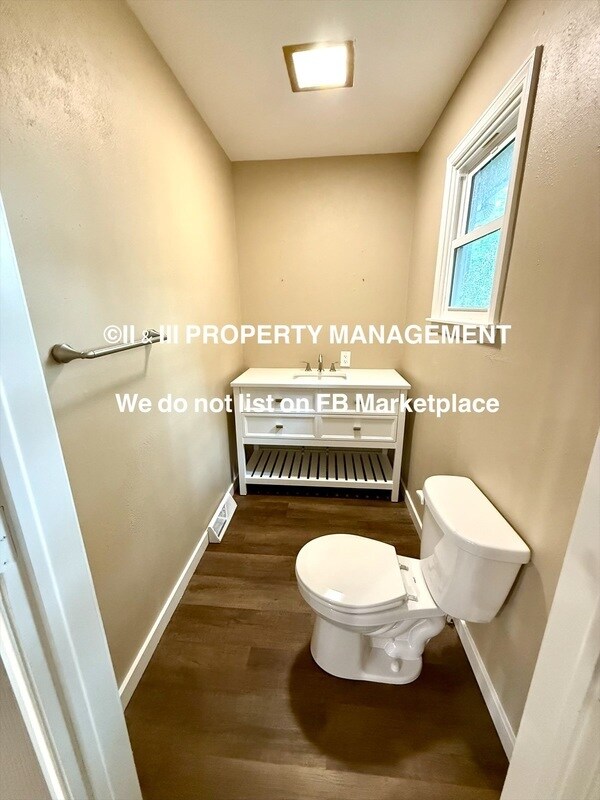 Building Photo - 9425 Carter Dr