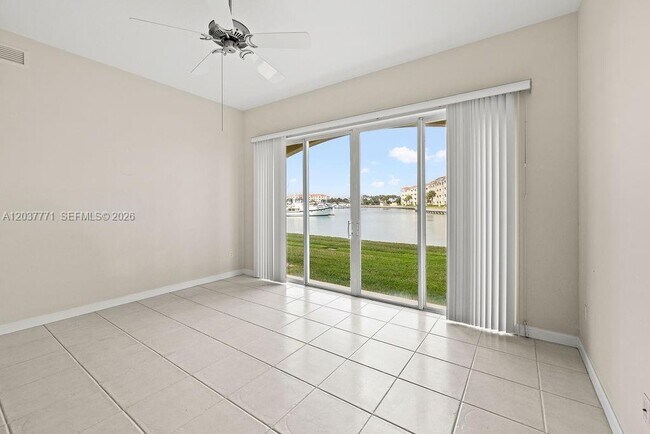 Building Photo - 17 Harbour Isle Dr W
