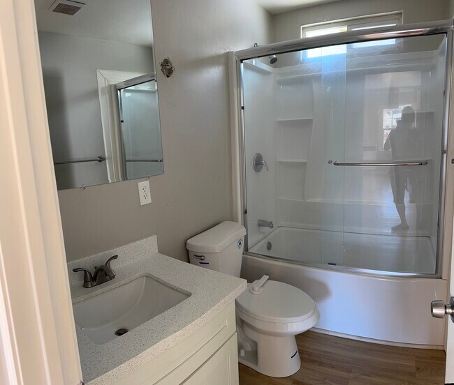 Building Photo - 6339 10th Ave