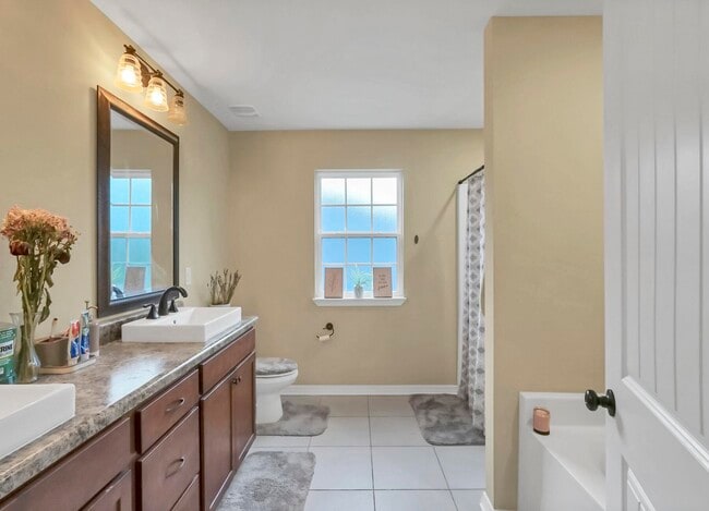 Building Photo - 220 Wainwright Dr