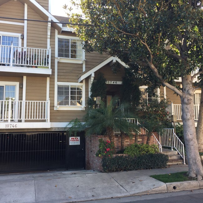 Building Photo - Blix Apartments