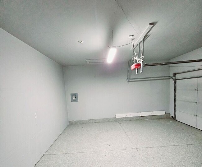 Building Photo - 4-Bedroom Home in Briargate Neighborhood!