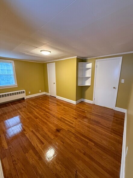 Building Photo - 214 Columbia St