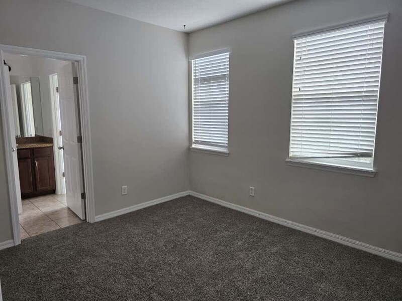 Building Photo - 32717 Coldwater Creek Loop