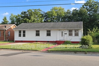 Building Photo - 905 Tifton St