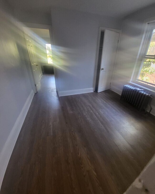 Building Photo - 216 Pearl St