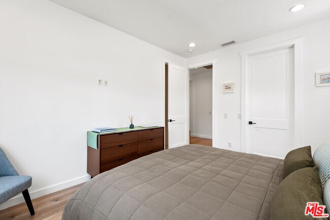 Building Photo - 23477 Palm Dr