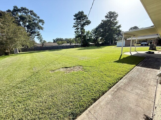 Primary Photo - Spacious 3 bedroom 2 bath home in Zachary