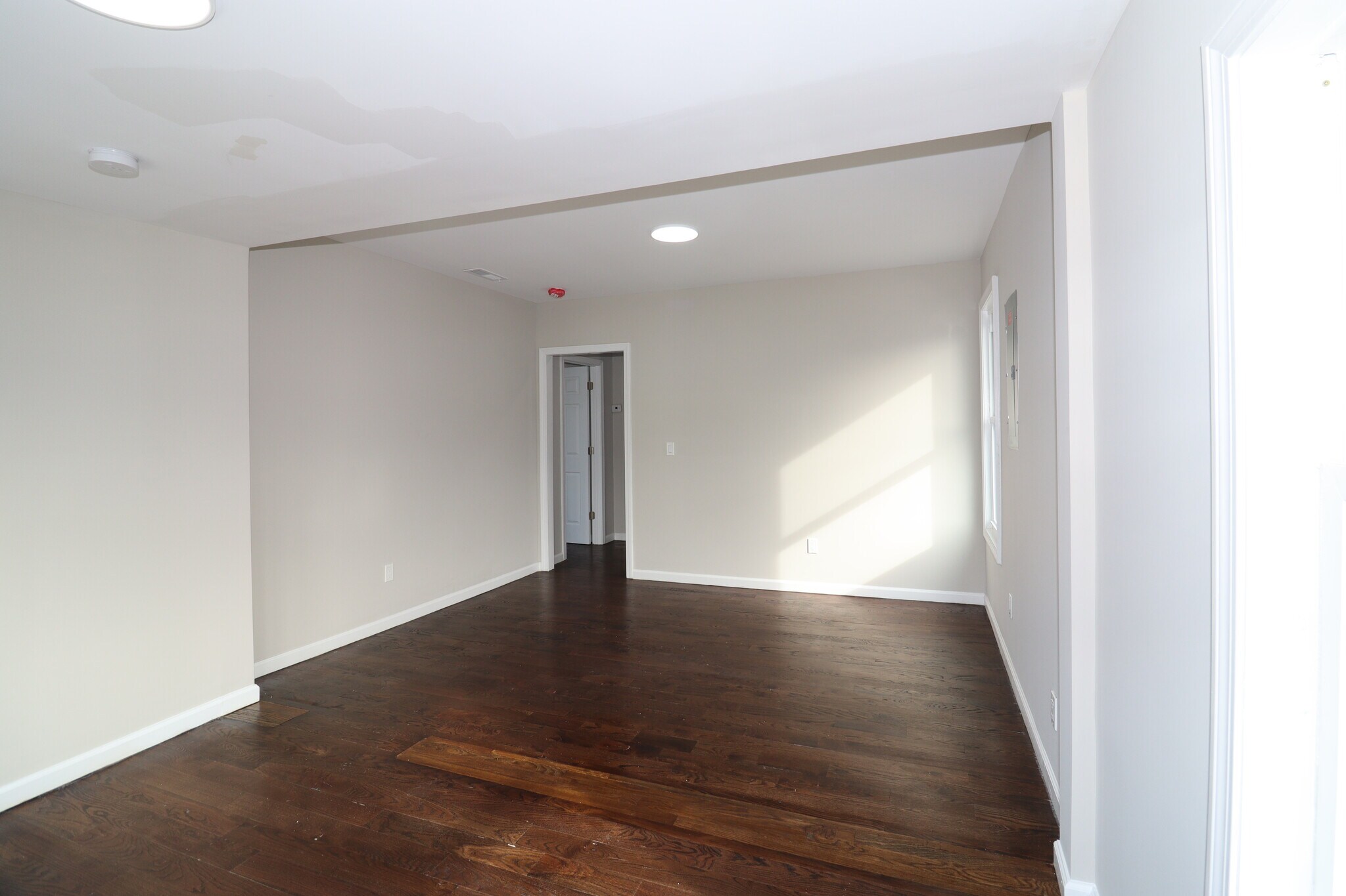 Living Room - 356 Beechmont Ave