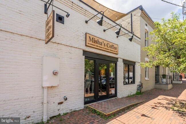 Building Photo - 125 N Lee St