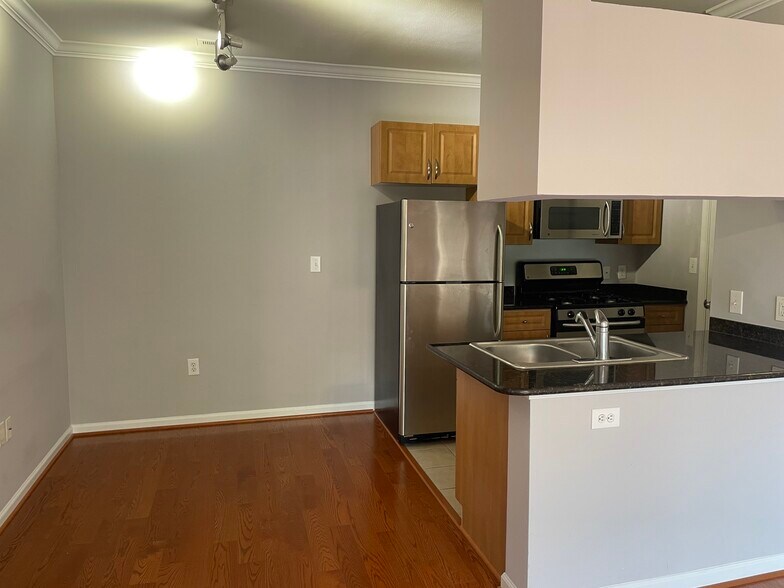 Building Photo - 12124 Garden Ridge Ln