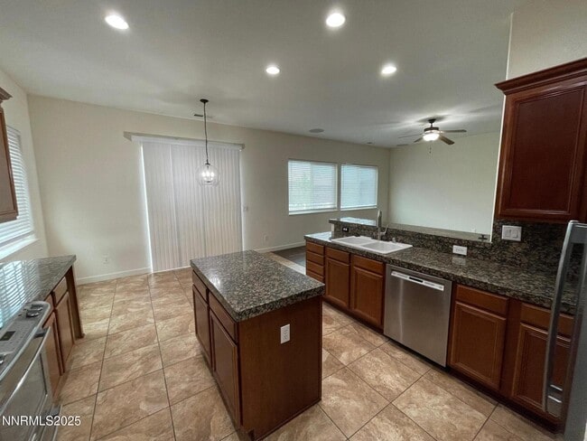 Building Photo - 17910 Cedar Mountain Ct