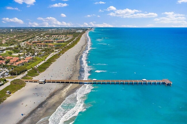 Building Photo - 213 Seabreeze Cir