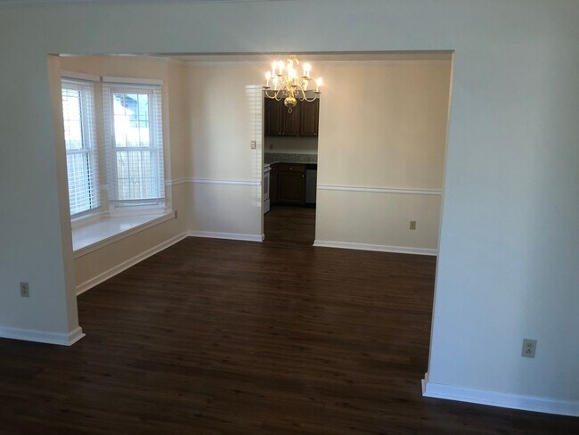 Building Photo - 2416 Creekmore Ct