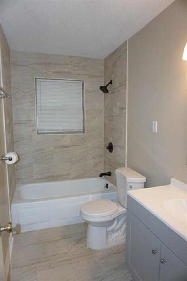 Building Photo - 5353 Scrivener Dr