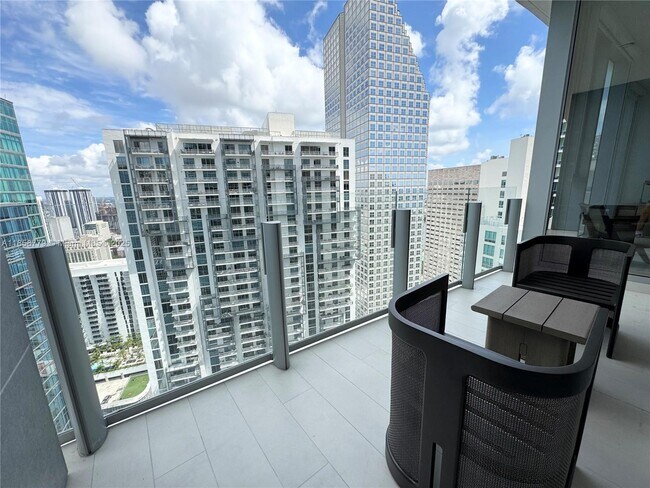 Building Photo - 300 Biscayne Blvd Way
