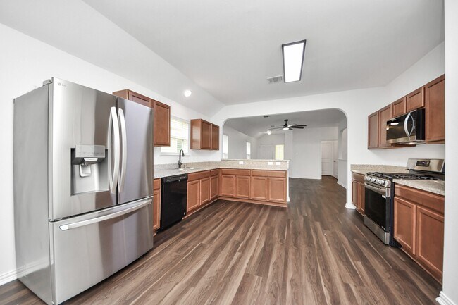 Building Photo - 10306 White Fir Villa Ave