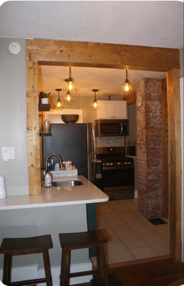 Building Photo - 651 Merwin Ave