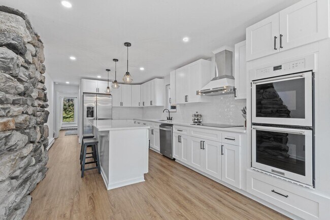 Building Photo - 200 Chestnut Ridge Rd