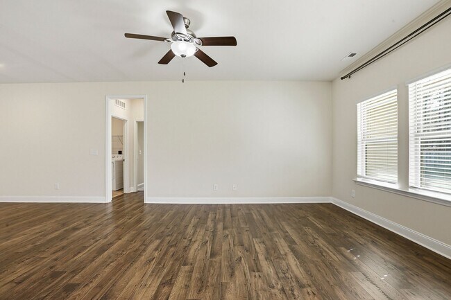 Building Photo - 52 Woodwater Cir