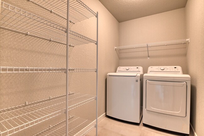 Building Photo - 4011 Ivy Hill Dr