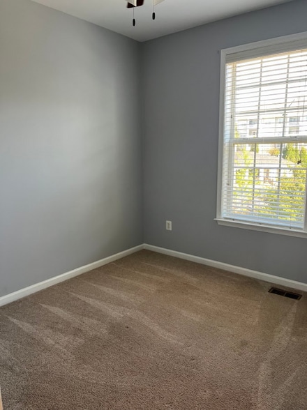 Building Photo - 2703 Osprey Way S