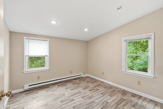 Building Photo - 457 N Franklin St