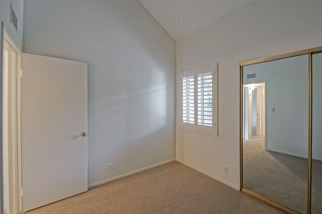 Building Photo - SPACIOUS, 2-STORY, 3BR2.5BA LAKESIDE CONDO...